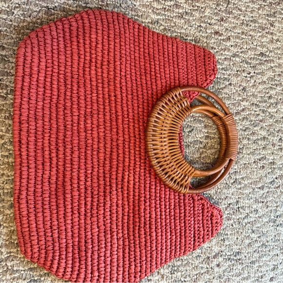 NWOT “Straw Studios” Coral Circle Rattan Handbag w Wooden Handle 16” x 14” - Picture 13 of 13